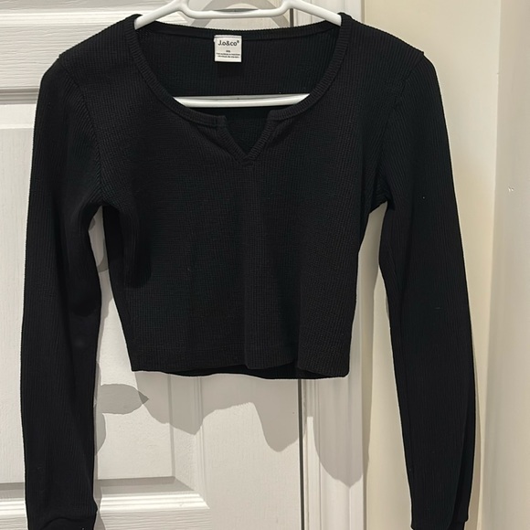 Jo&Co black cropped long sleeved v-neck cut top - Picture 1 of 2